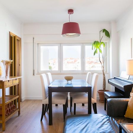 Apartamento Central E Confortavel Junto Ao Bairro Da Graca リスボン エクステリア 写真