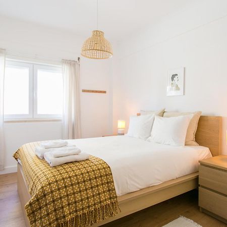 Apartamento Central E Confortavel Junto Ao Bairro Da Graca リスボン エクステリア 写真