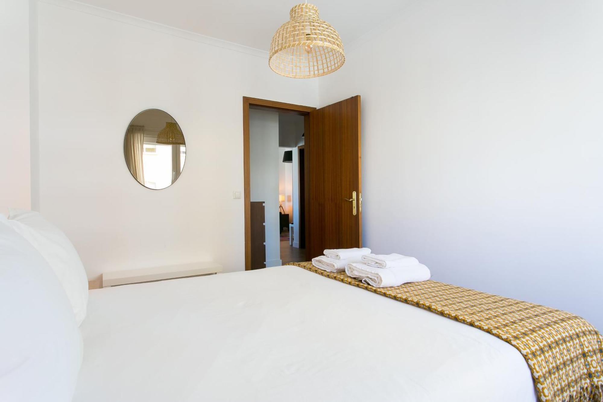 Apartamento Central E Confortavel Junto Ao Bairro Da Graca リスボン エクステリア 写真