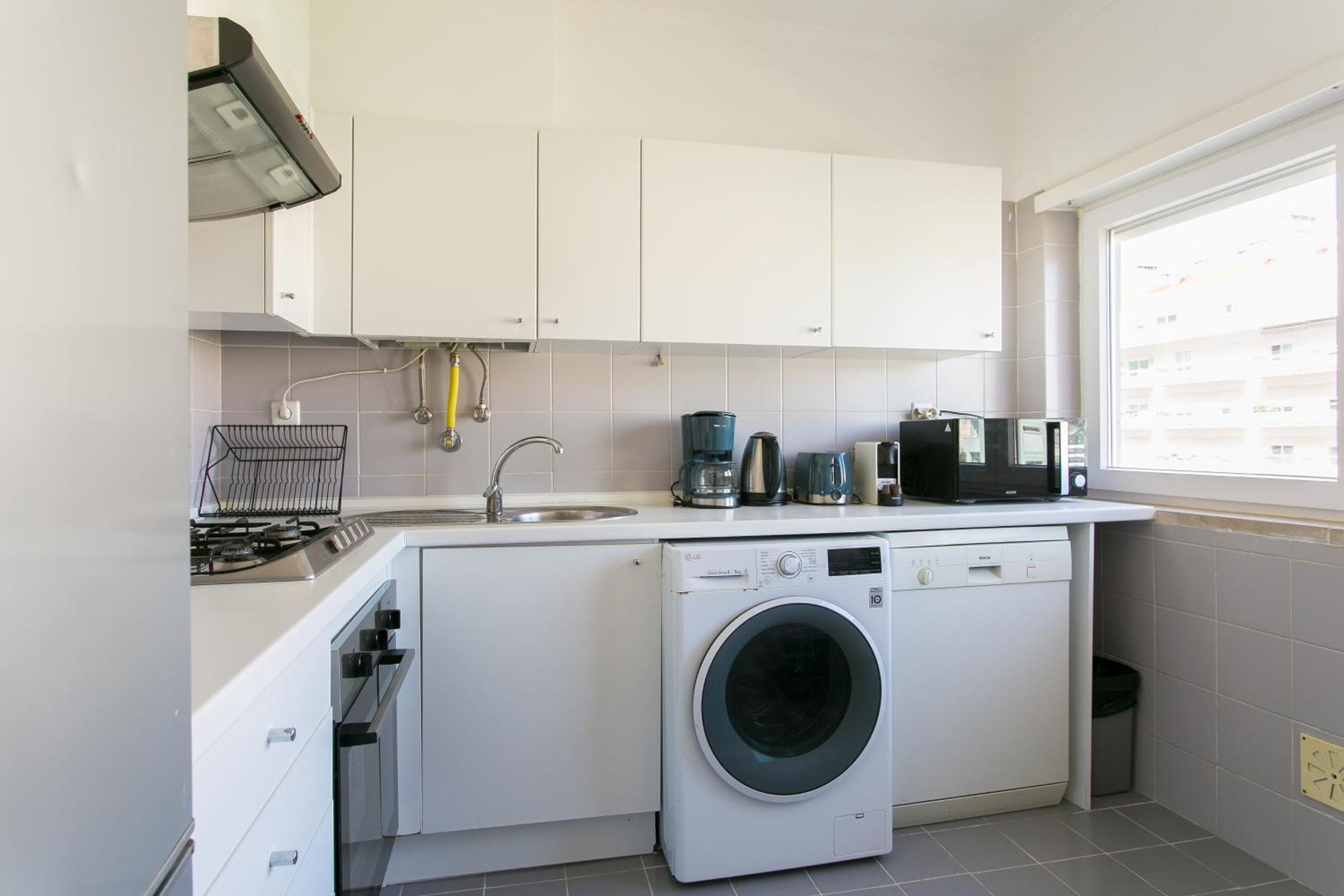 Apartamento Central E Confortavel Junto Ao Bairro Da Graca リスボン エクステリア 写真